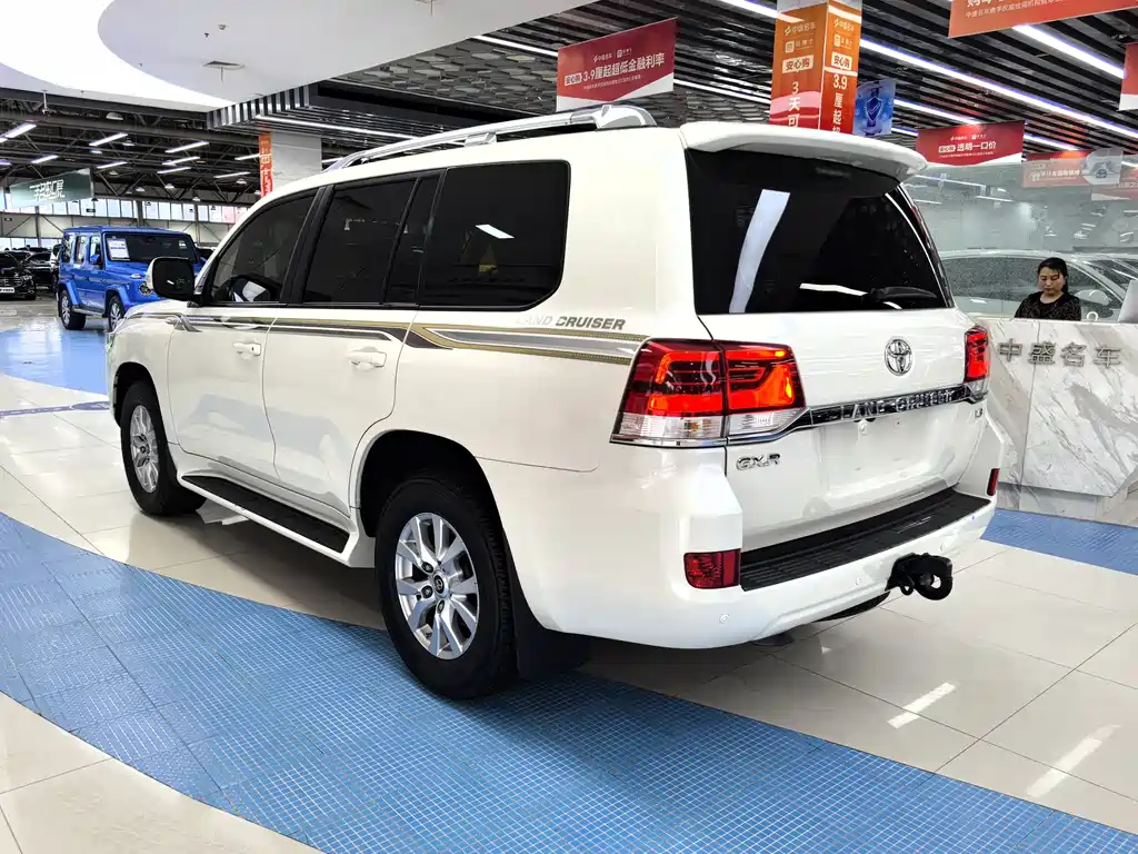 Toyota Land Cruiser 2019 — фото 7