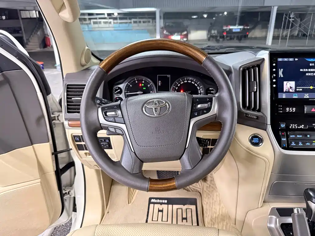 Toyota Land Cruiser 2016 — фото 14