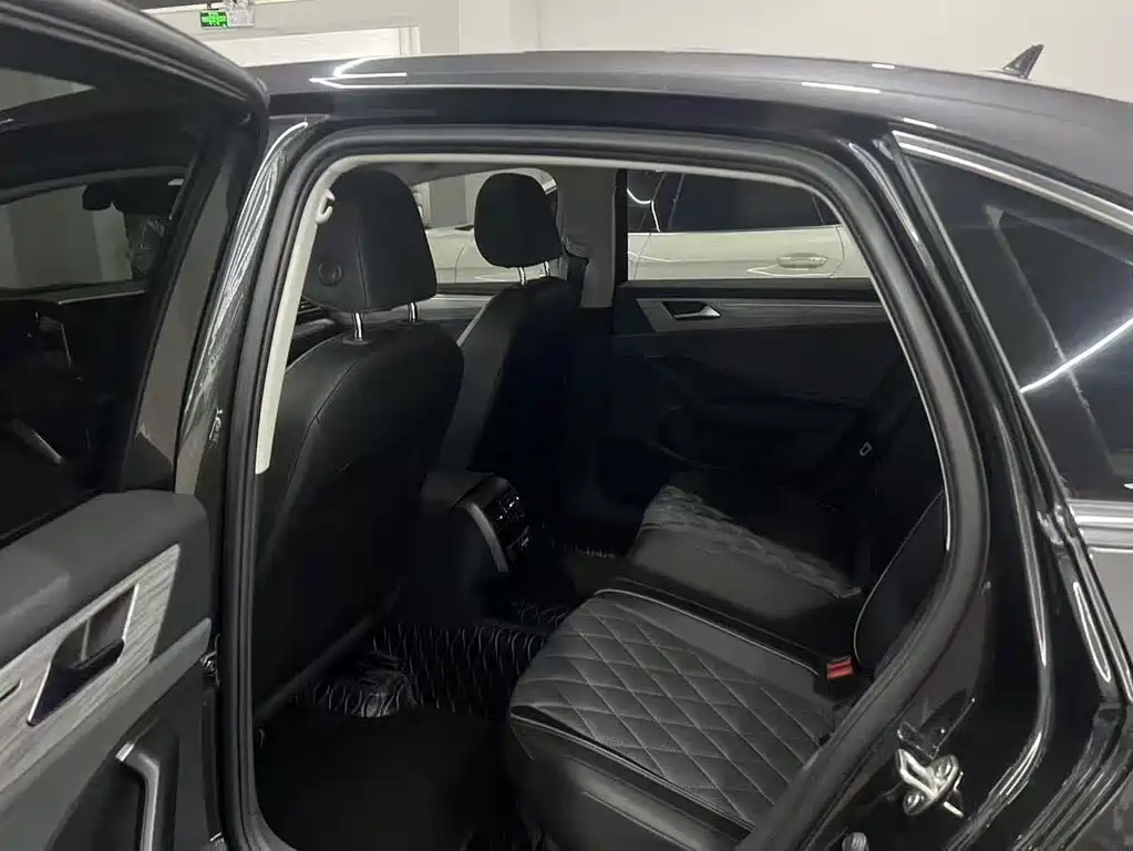 Volkswagen Sagitar 2022