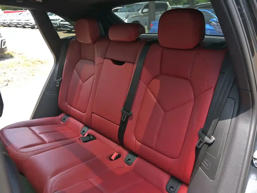 Porsche Macan 2019 — фото 15