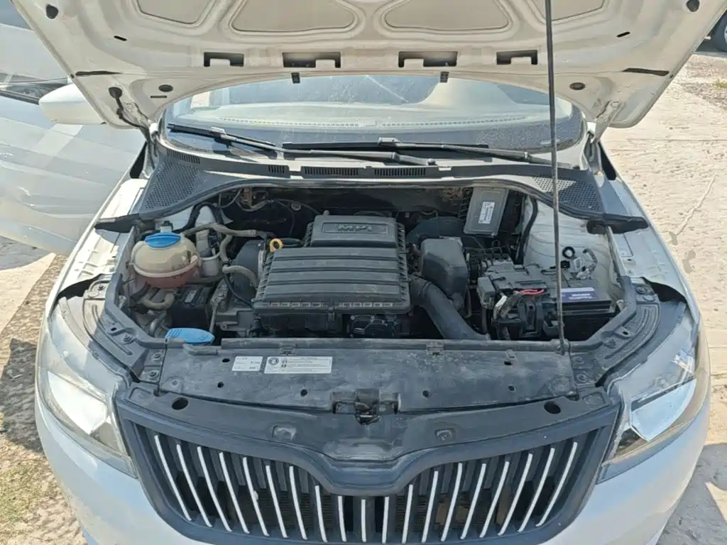 Skoda Rapid 2017 — фото 20