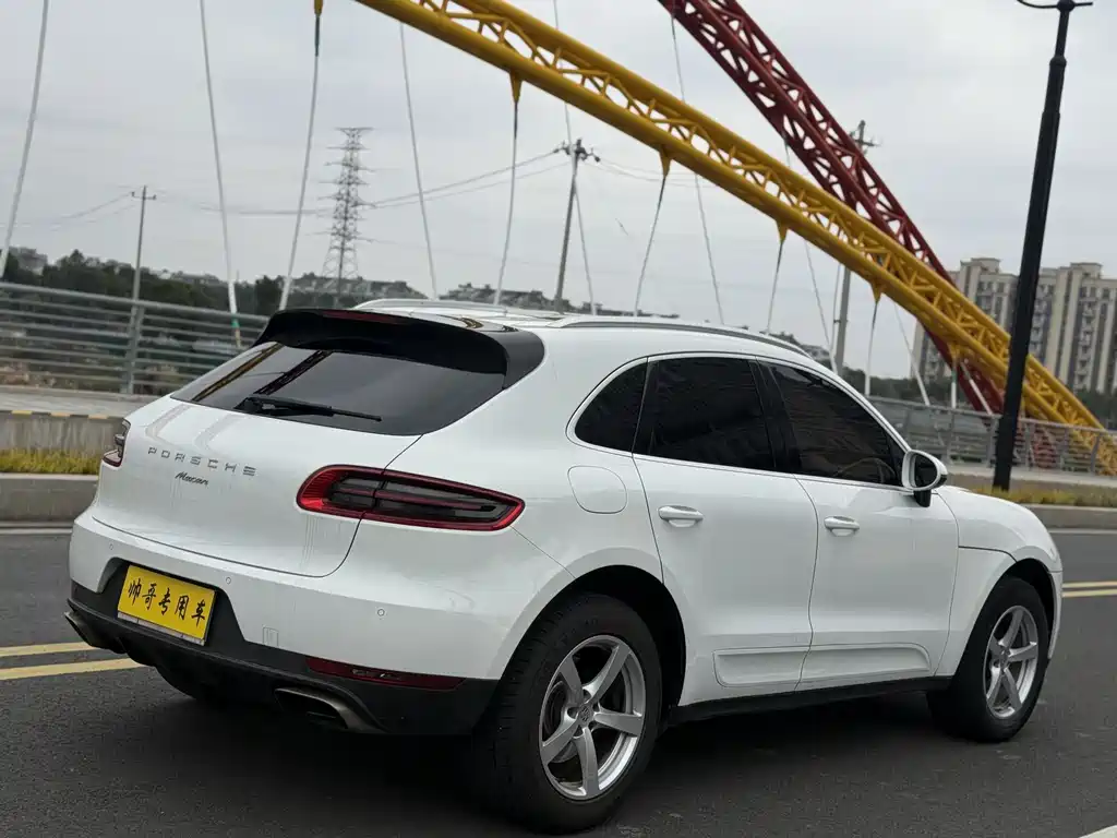 Porsche Macan 2015 — фото 10