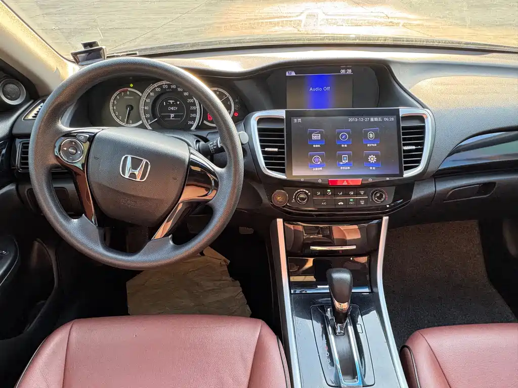 Honda Accord 2017 — фото 13