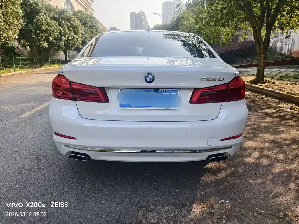 BMW 5 Series 2018 — фото 8