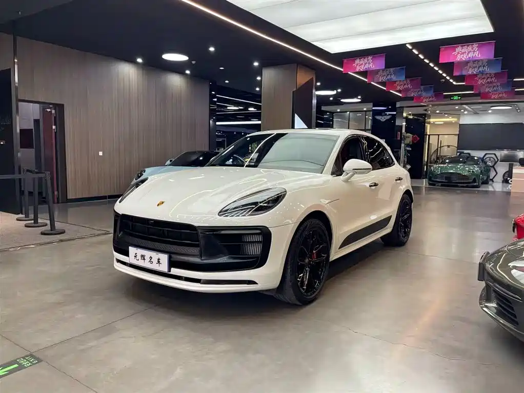 Porsche Macan 2023 — фото 1