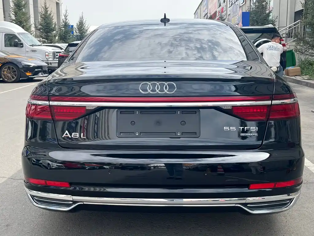 Audi A8 2019 — фото 8