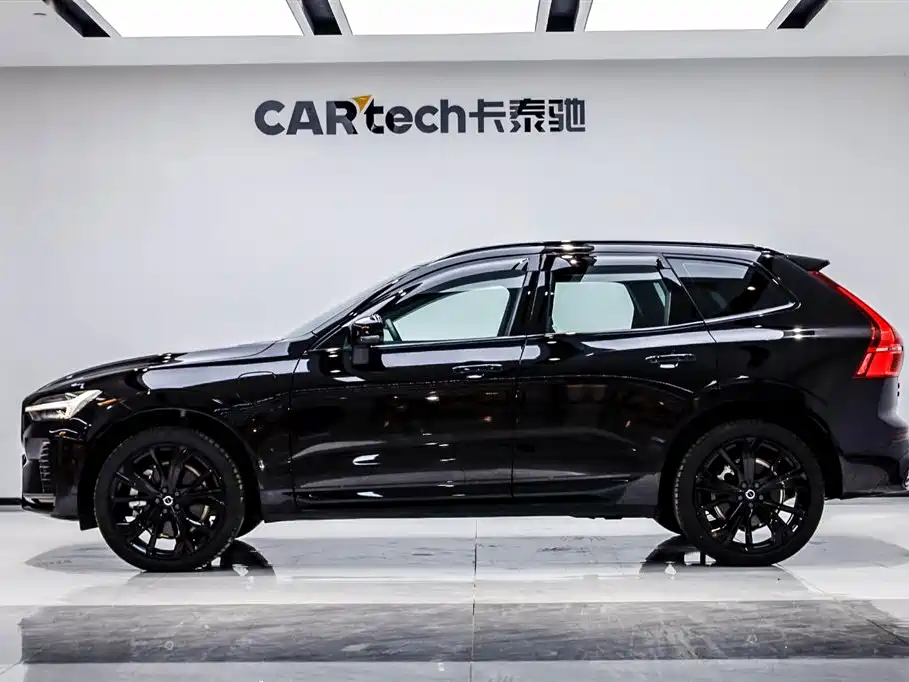 Volvo XC60 PHEV 2024 — фото 3