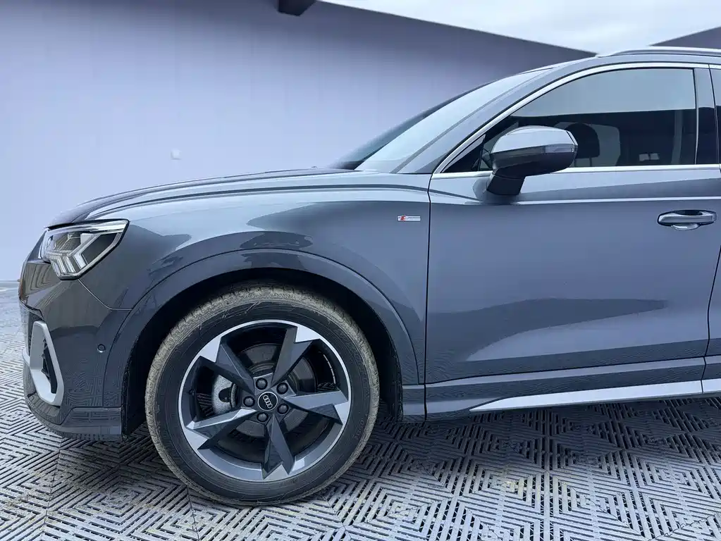 Audi Q3 2022 — фото 5