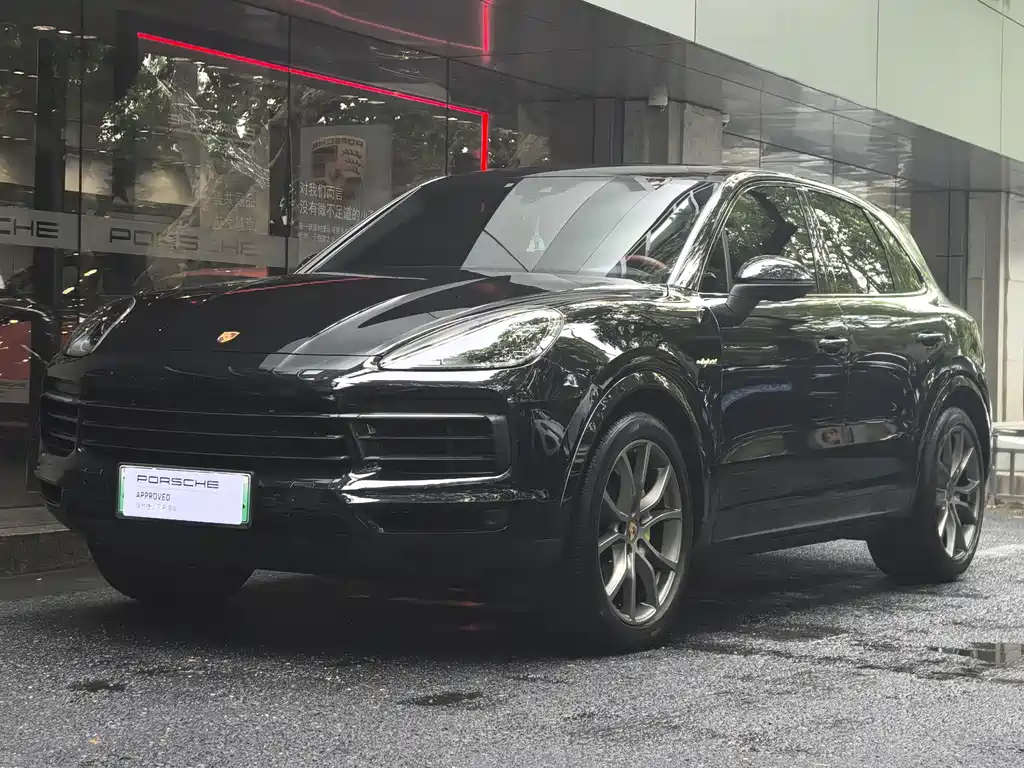 Porsche Cayenne Hybrid 2023