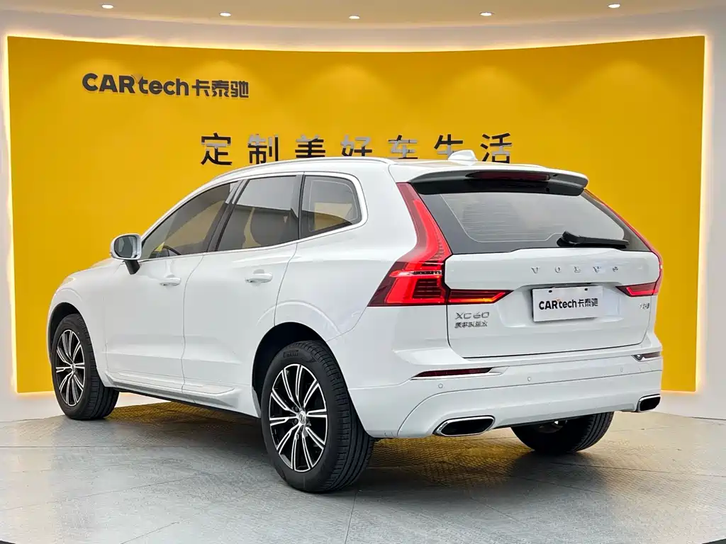 Volvo XC60 2021 — фото 27
