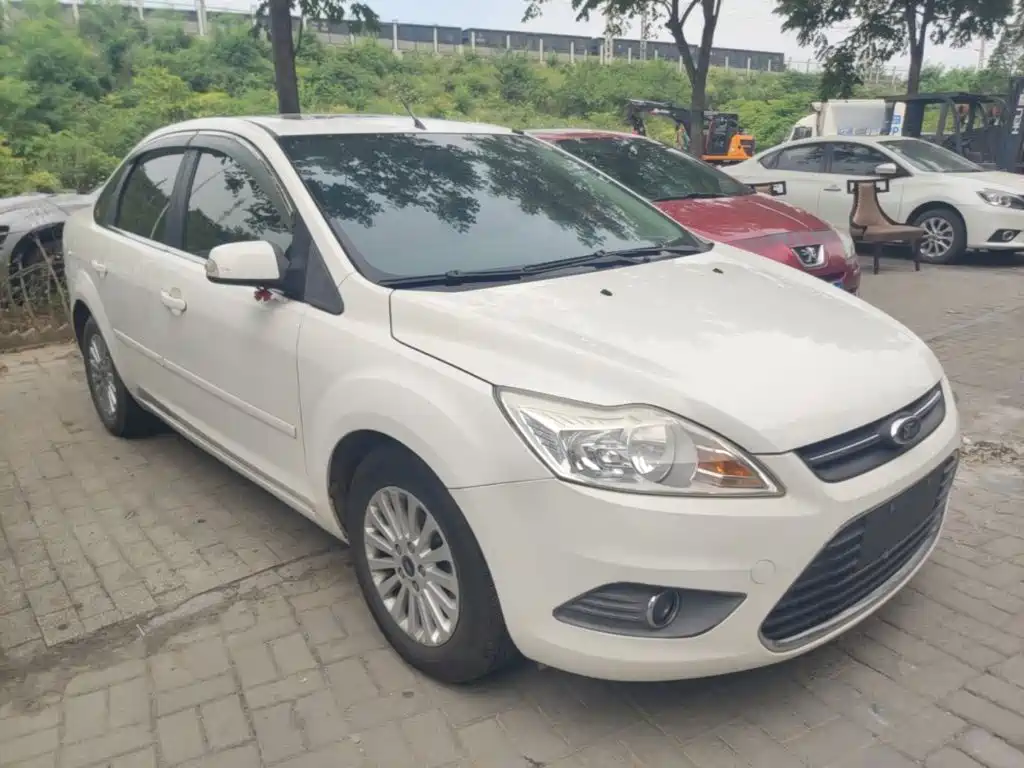 Ford Focus 2015 — фото 4