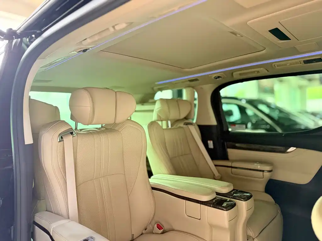 Toyota Vellfire 2019 — фото 15