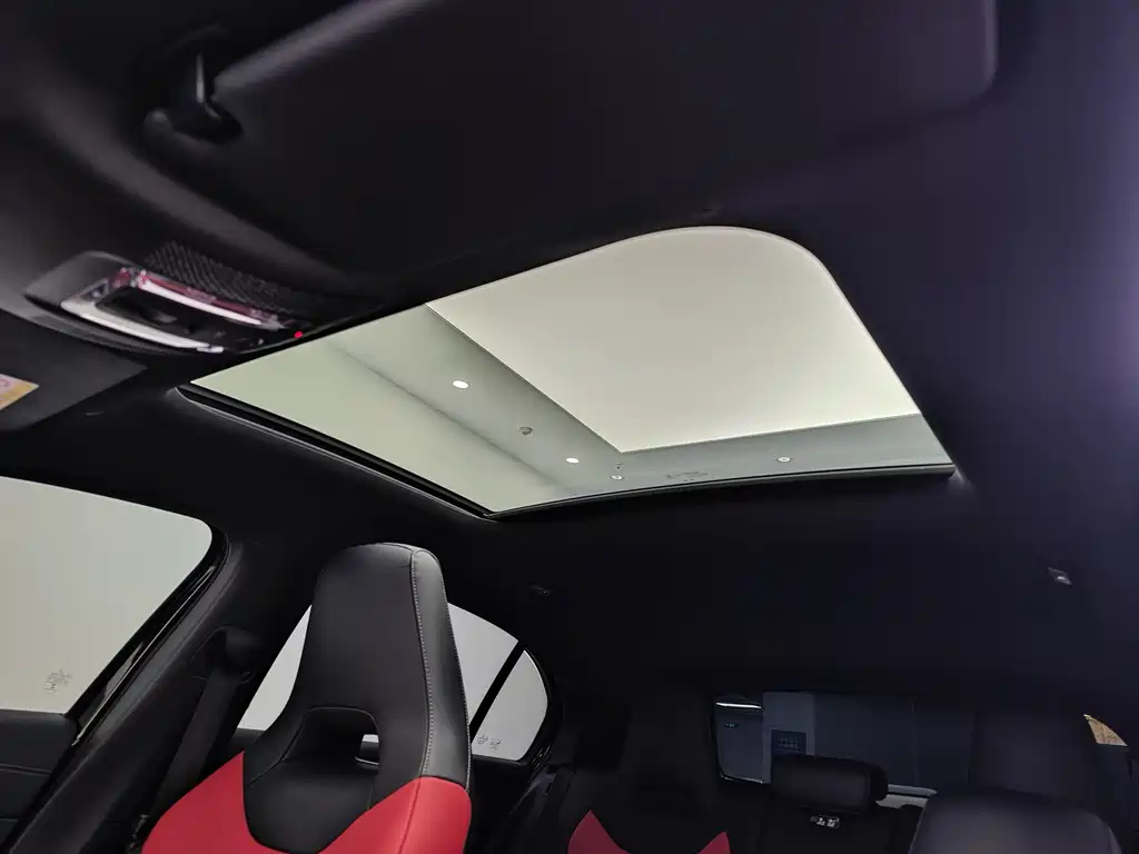 Mercedes-Benz A-Class AMG 2022 — фото 17