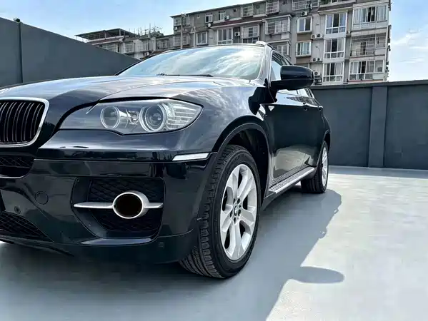 BMW X6 2011