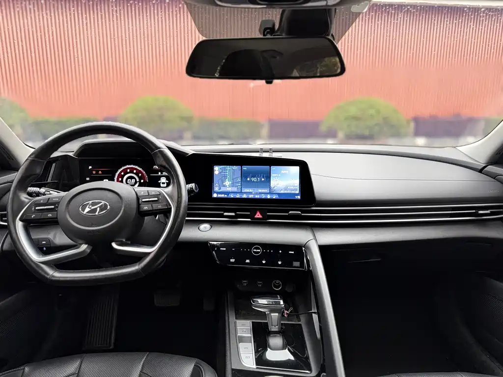 Hyundai Elantra 2021 — фото 20