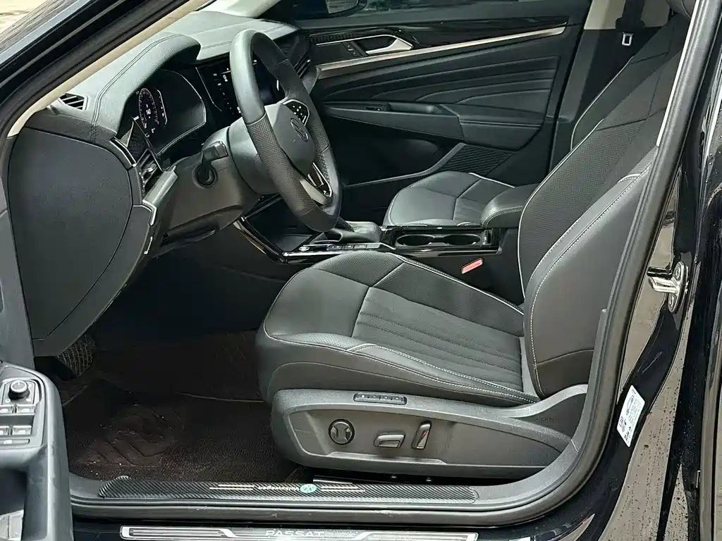 Volkswagen Passat 2024
