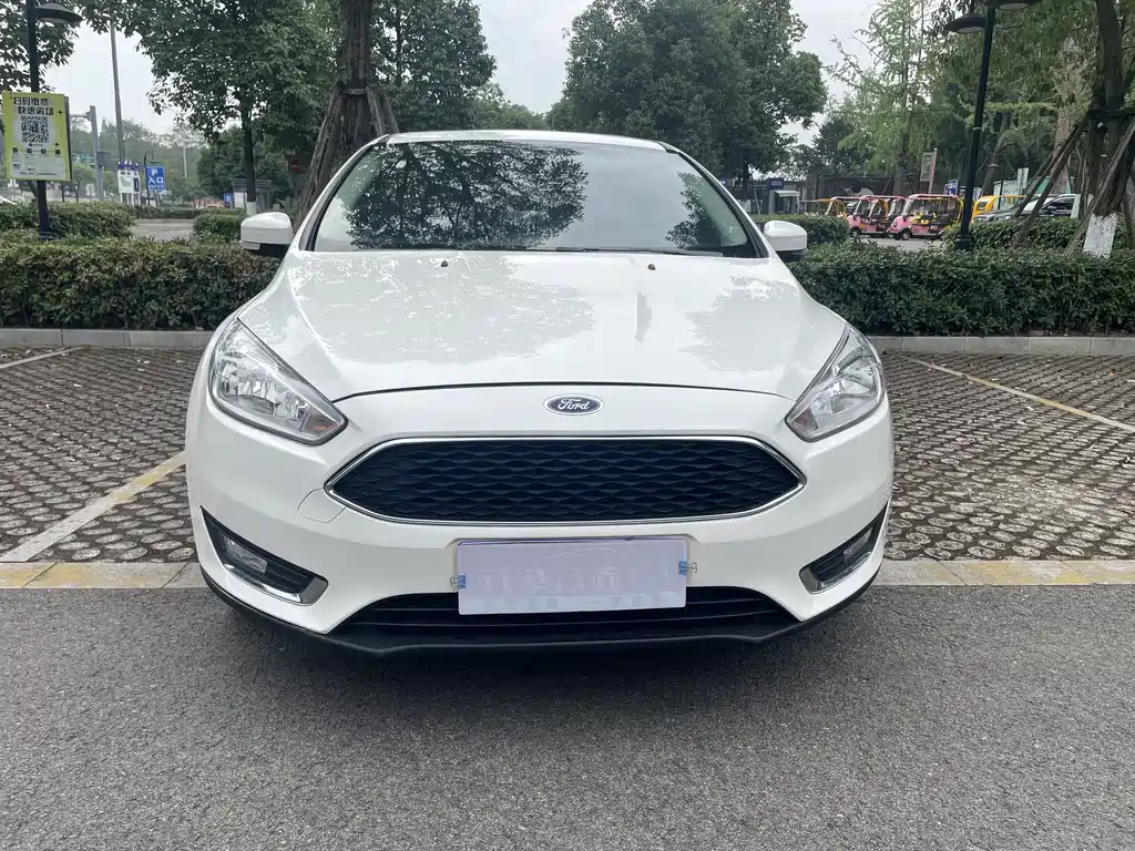 Ford Focus 2018 — фото 2