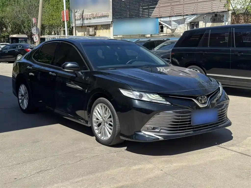 Toyota Camry 2019 — фото 6