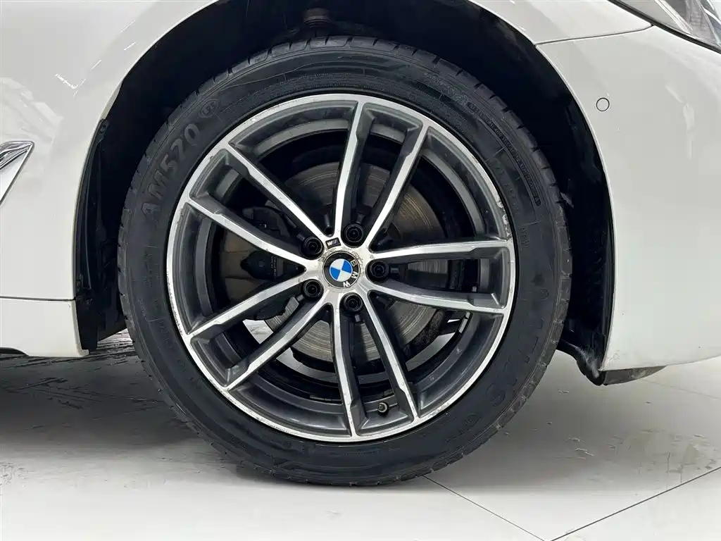 BMW 5 Series 2021 — фото 14