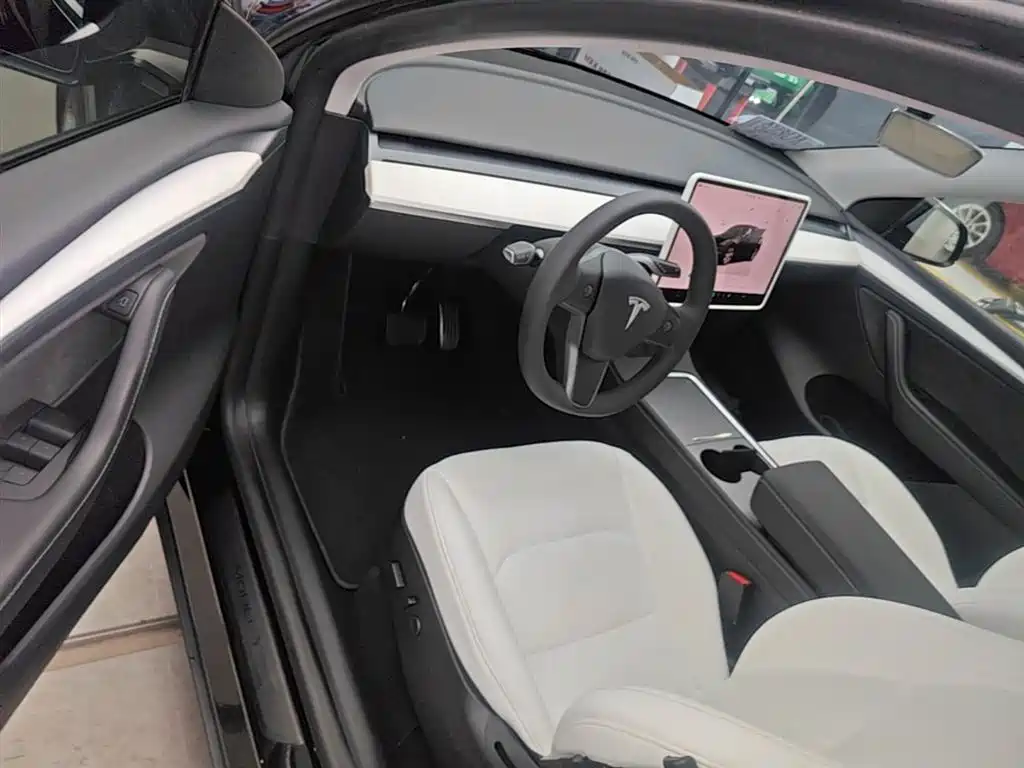 Tesla Model Y 2023 — фото 16