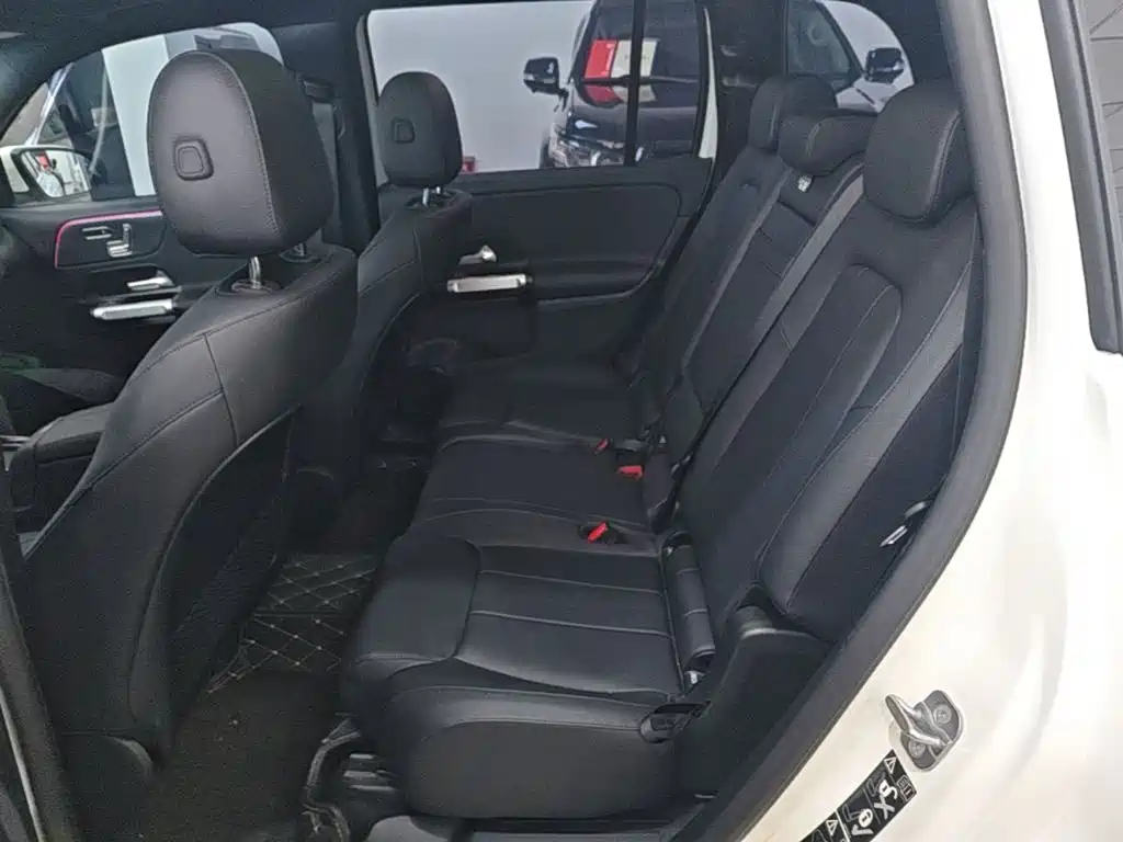 Mercedes-Benz GLB 2025 — фото 17
