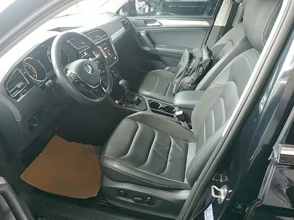 Volkswagen Tiguan L 2020 — фото 15