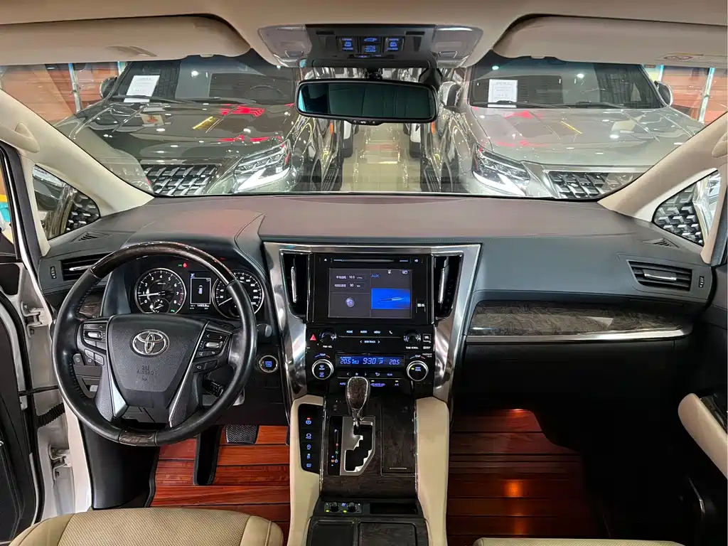 Toyota Alphard 2019 — фото 12