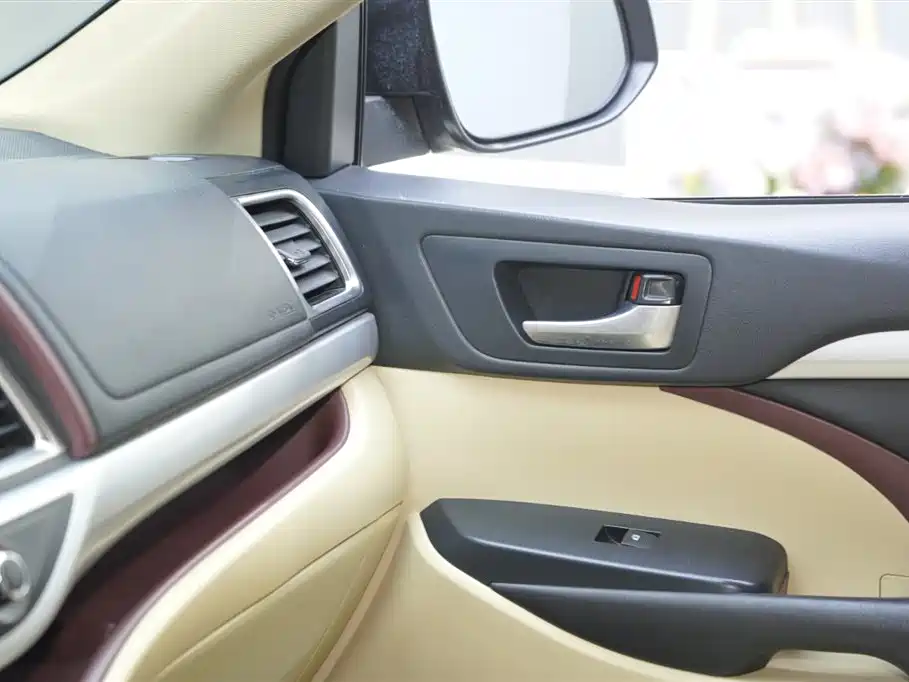 Toyota Highlander 2017 — фото 14