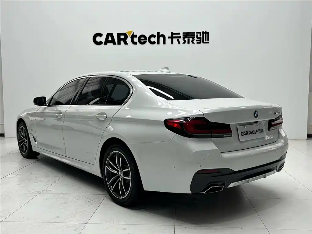 BMW 5 Series 2021 — фото 10