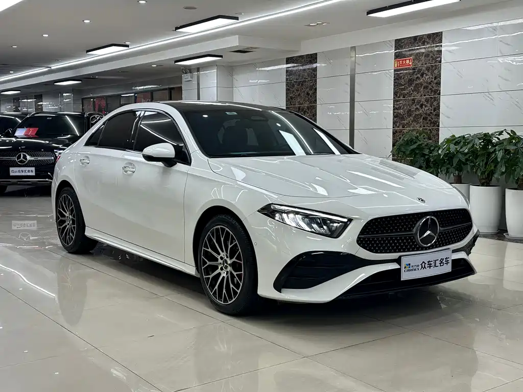 Mercedes-Benz A-Class 2024 — фото 3
