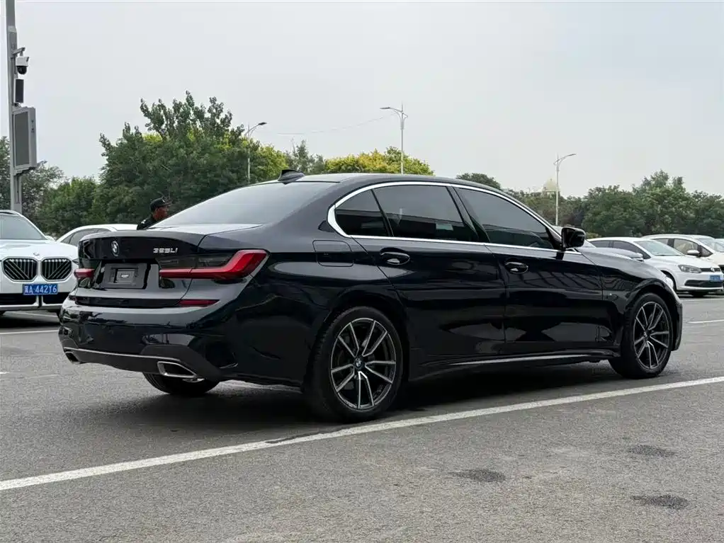 BMW 3 Series 2022 — фото 15