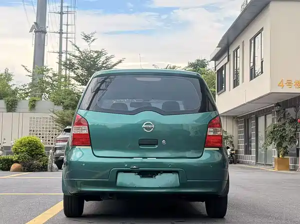 Nissan Livina 2010