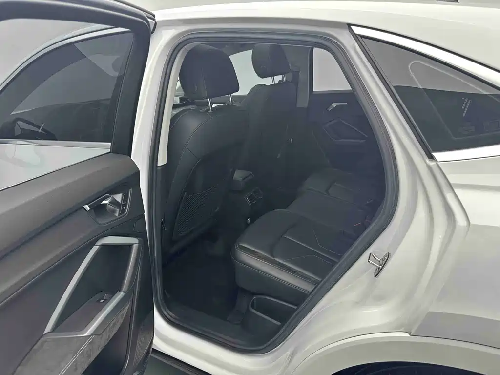 Audi Q3 Sportback 2022 — фото 12