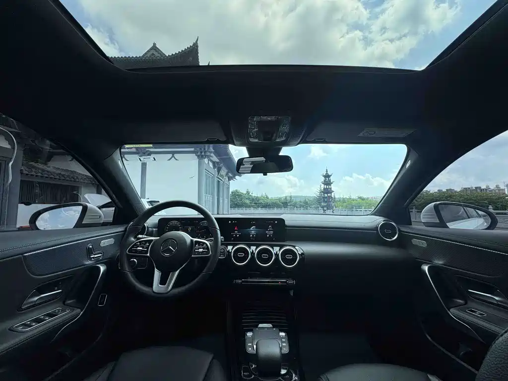 Mercedes-Benz A-Class 2022 — фото 16