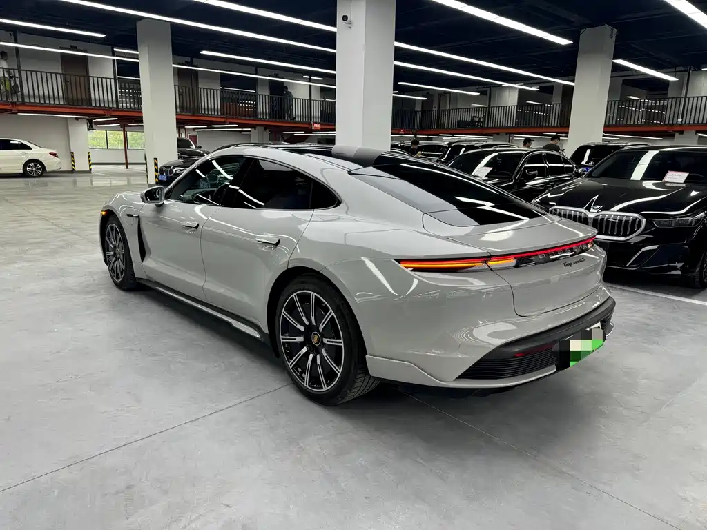 Porsche Taycan 2020 — фото 14