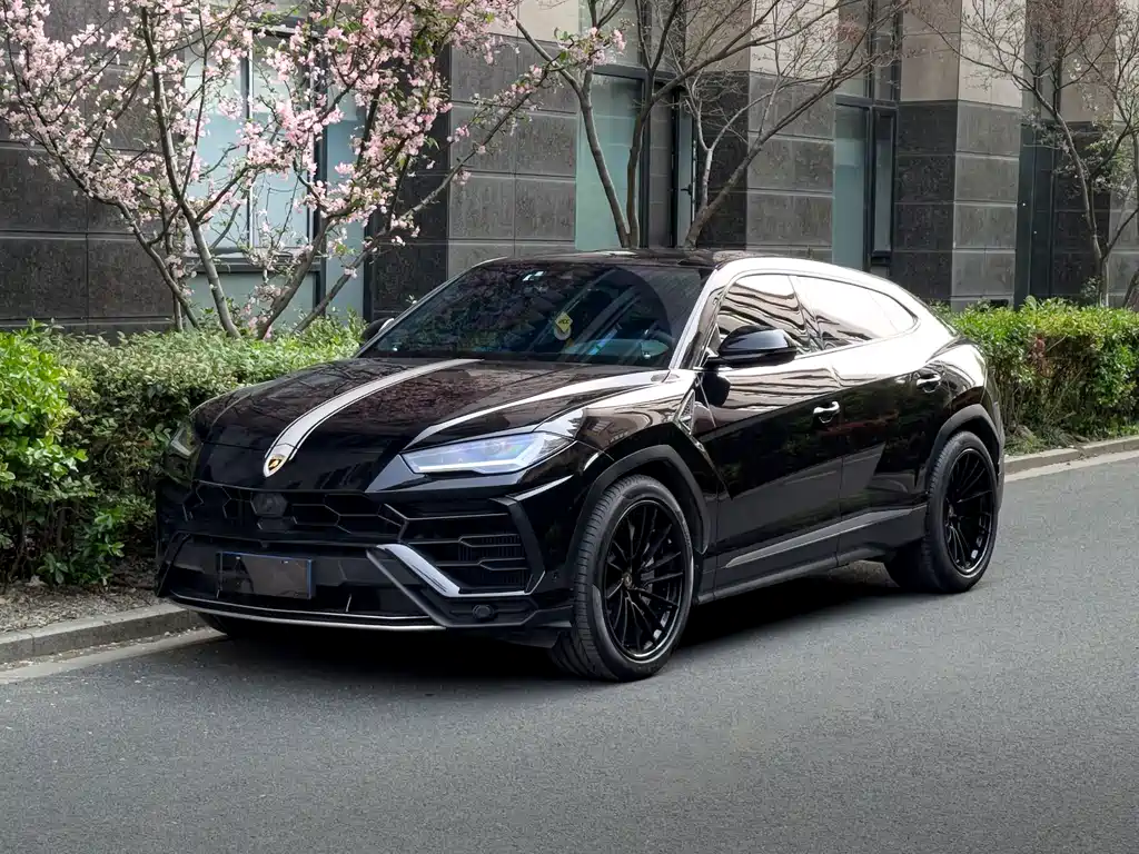 Lamborghini Urus 2019 — фото 1