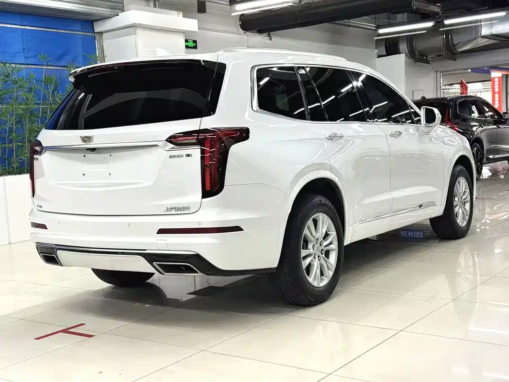 Cadillac XT6 2021 — фото 4