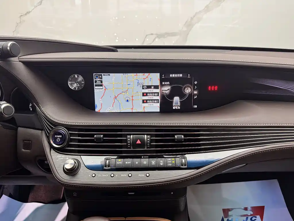 Lexus LS 2020 — фото 11