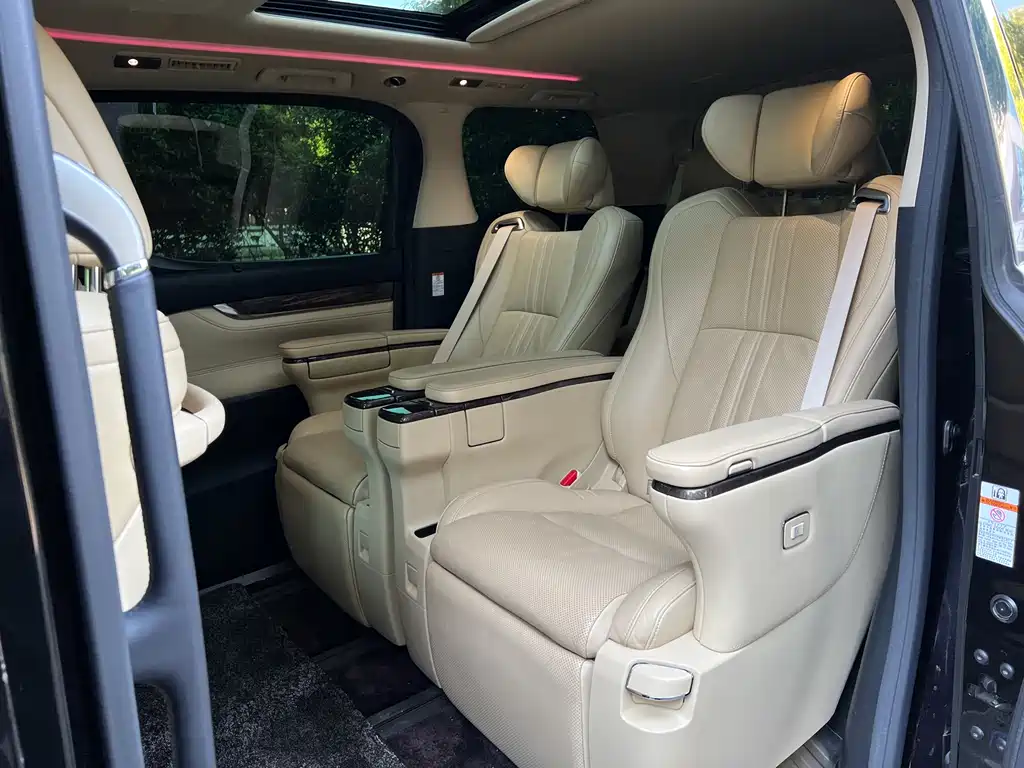 Toyota Vellfire 2019 — фото 8