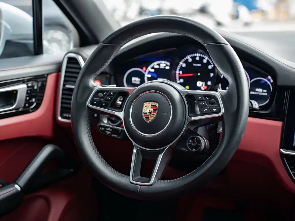 Porsche Cayenne 2020 — фото 12