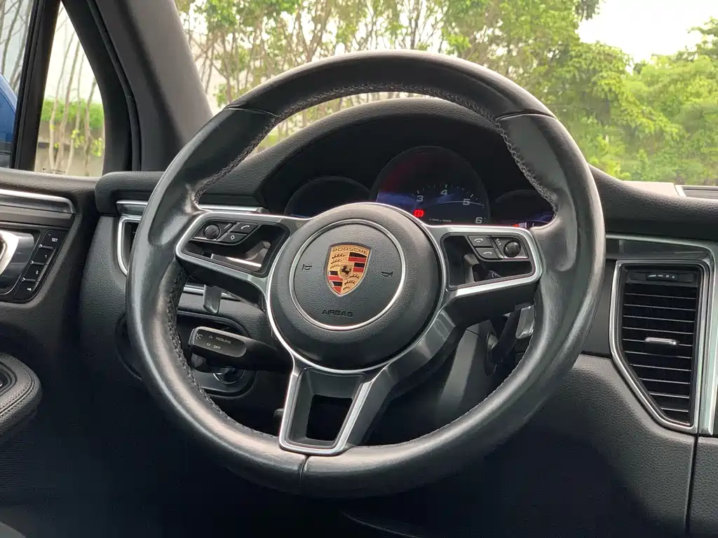 Porsche Macan 2016 — фото 20