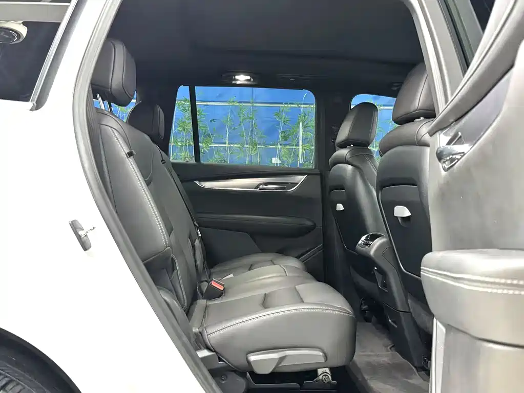 Cadillac XT6 2021 — фото 17
