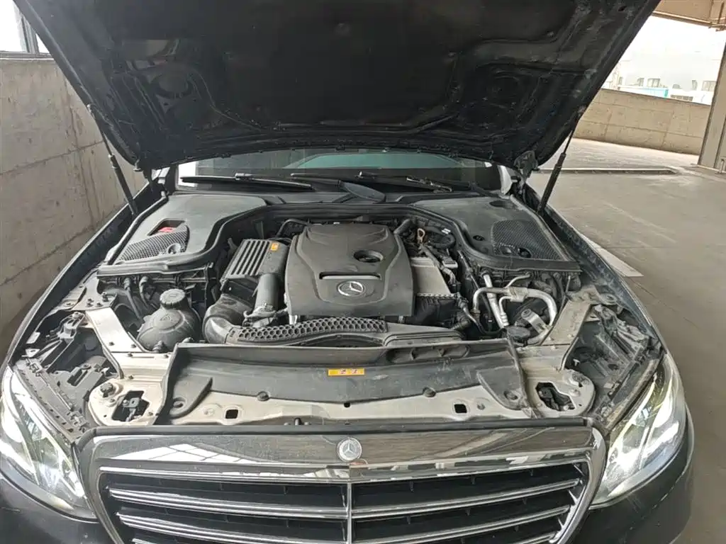 Mercedes-Benz E-Class 2018 — фото 20