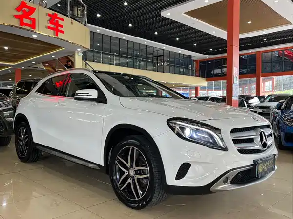 Mercedes-Benz GLA 2015