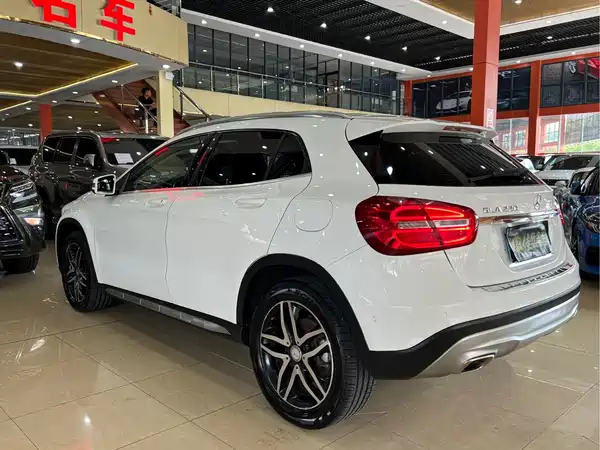 Mercedes-Benz GLA 2015