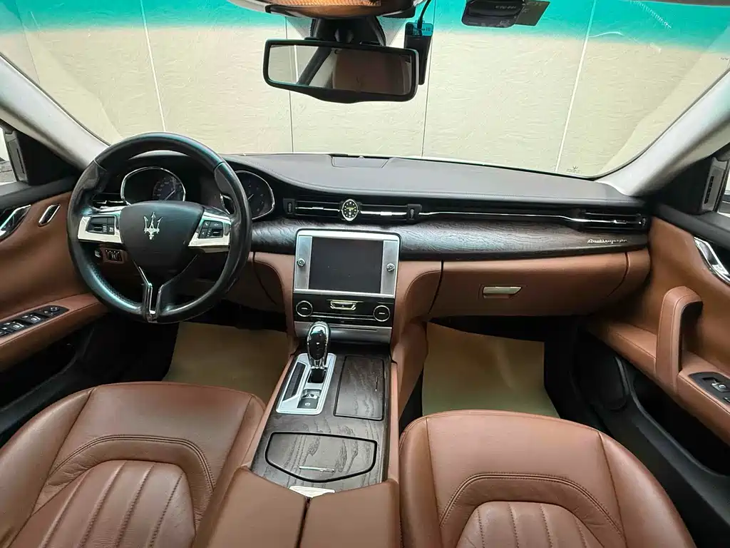 Maserati Quattroporte 2016 — фото 22