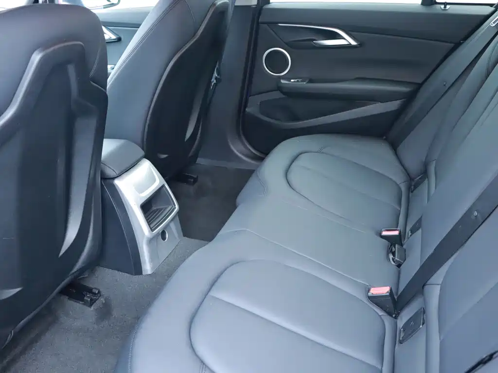 BMW 1 Series 2020 — фото 13