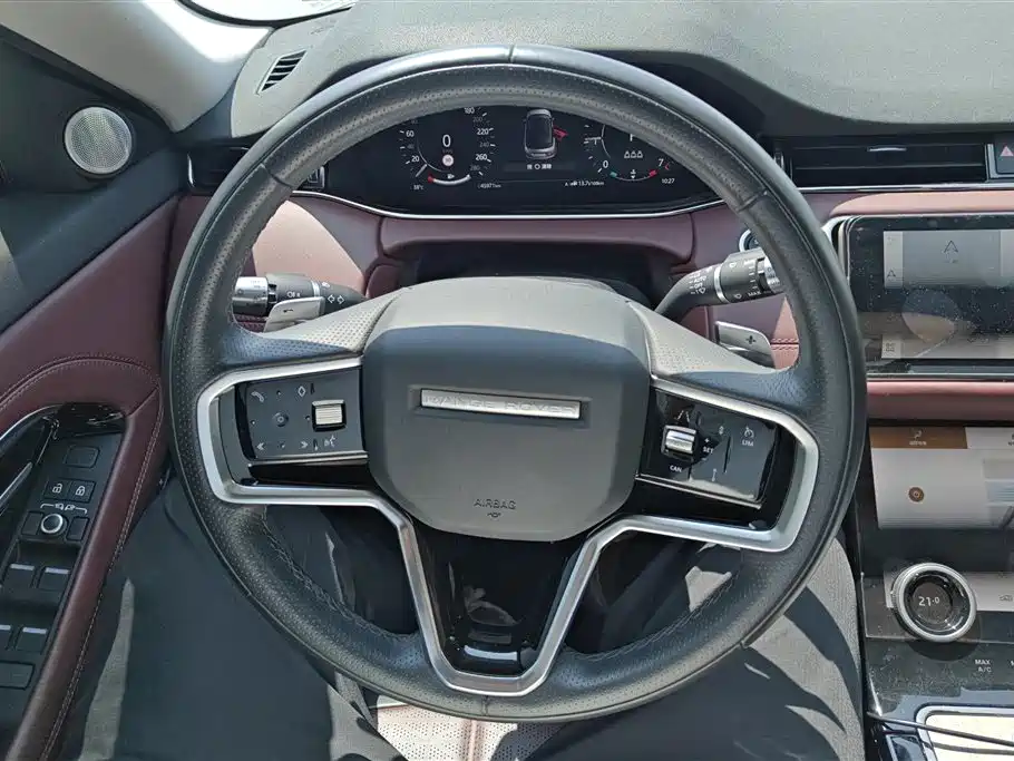 Land Rover Evoque 2023 — фото 15
