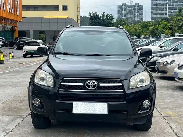Toyota RAV4 2010