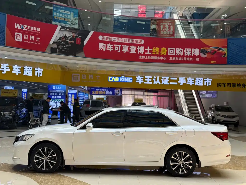 Toyota Crown 2018 — фото 4